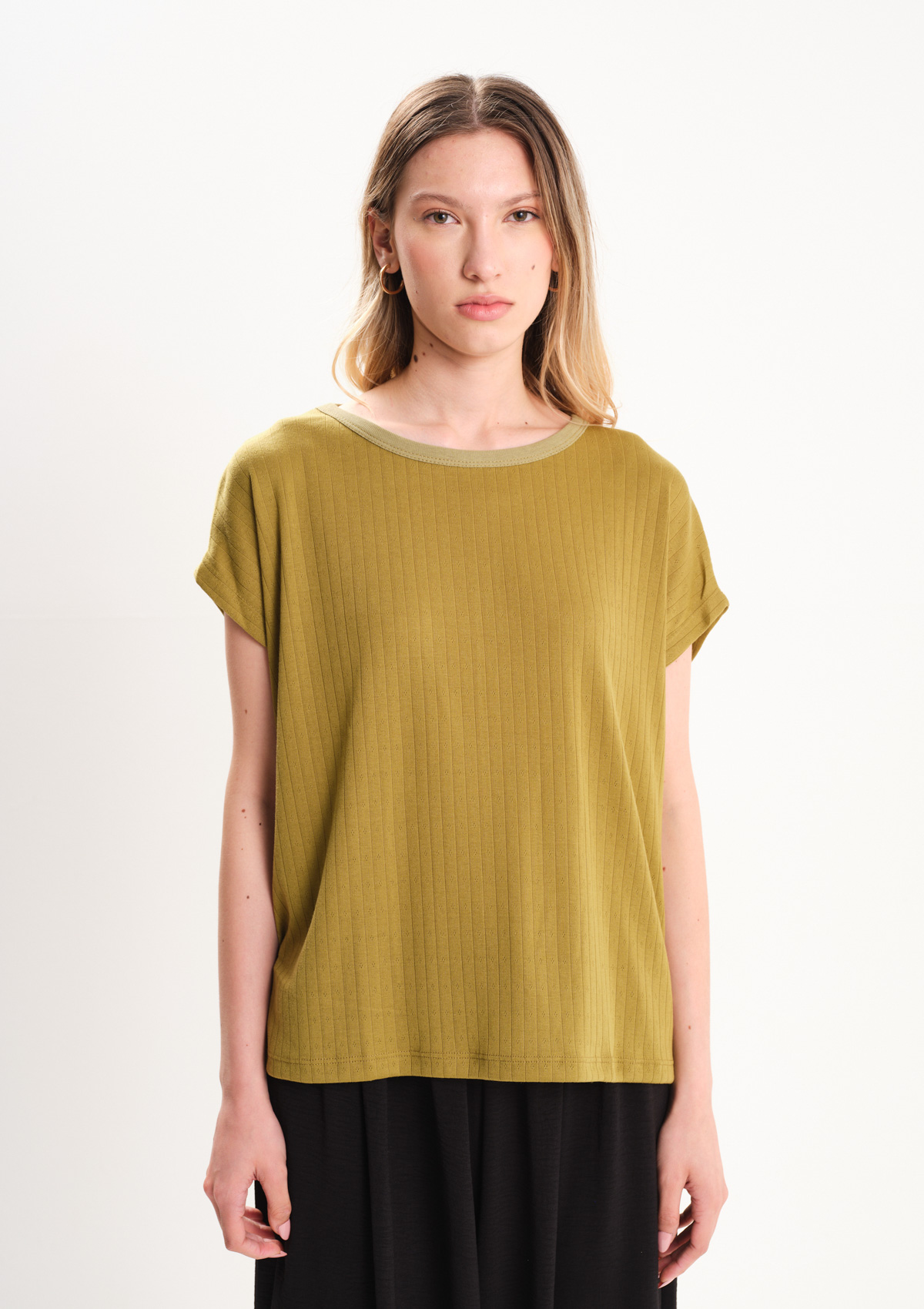 REMERA CUELLO REDONDO