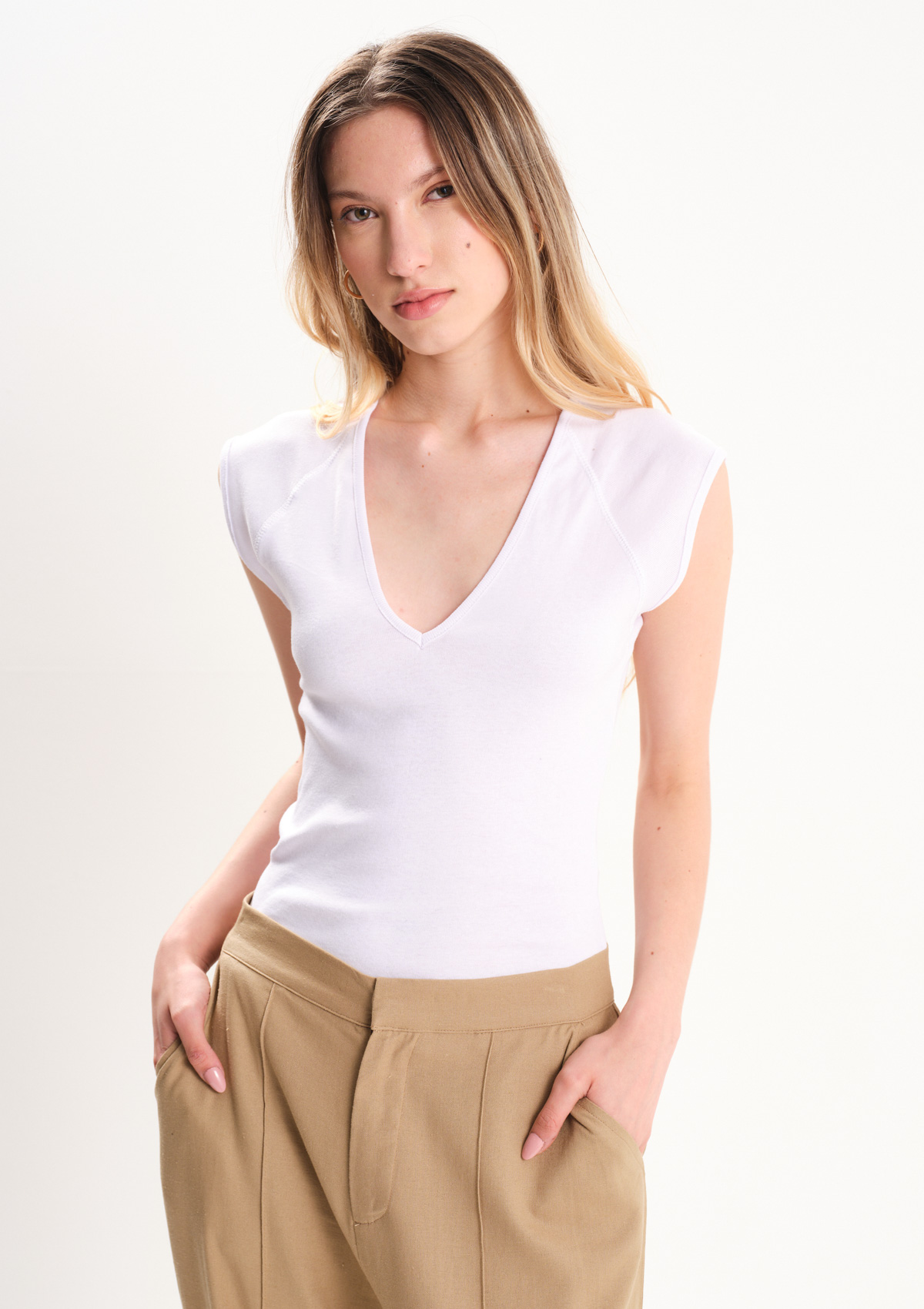 112797781-01999 - REMERA ESCOTE V