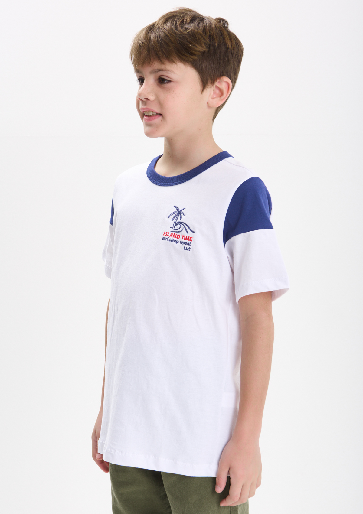 152682701-01999 - REMERA BORDADO