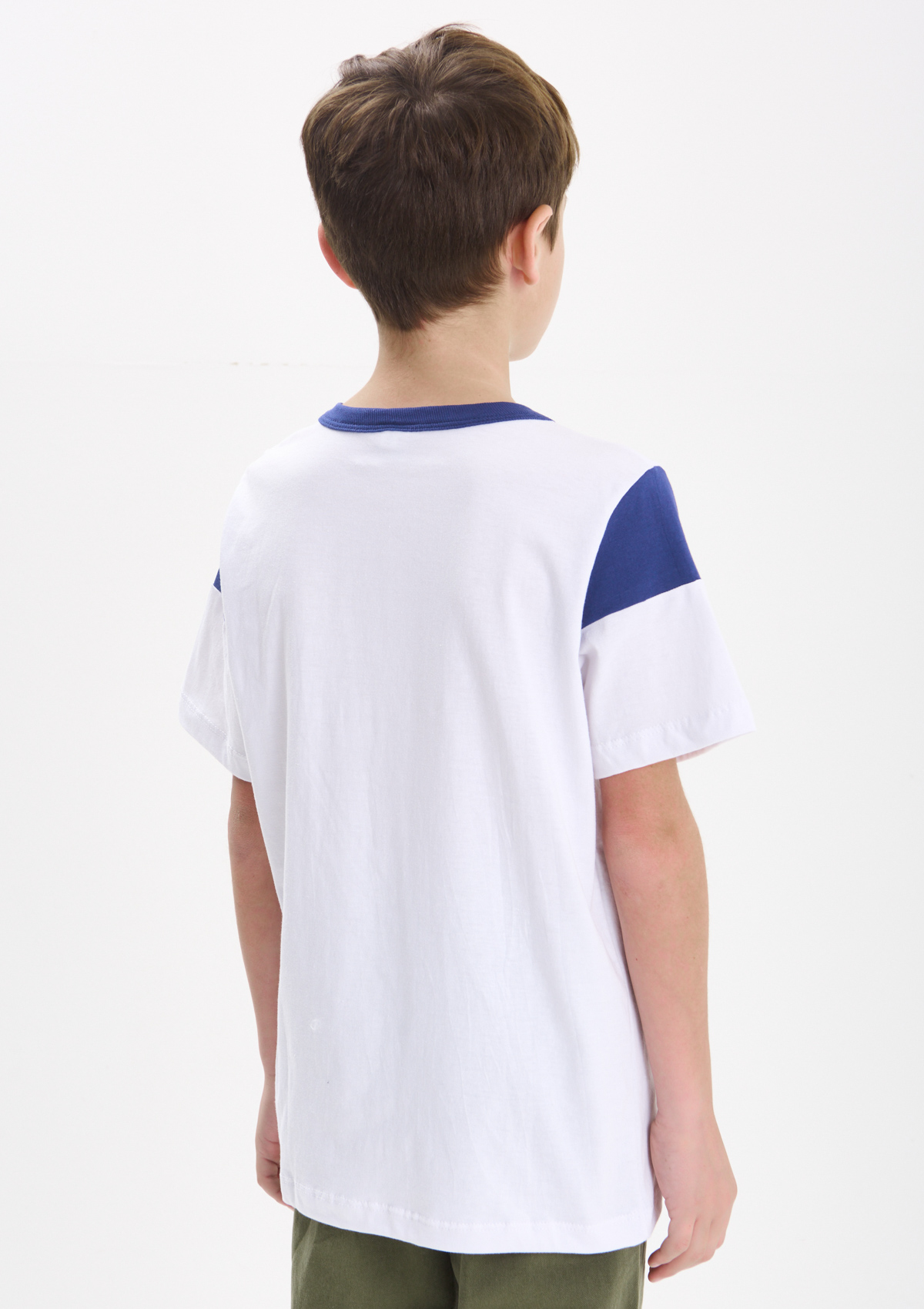 152682701-01999 - REMERA BORDADO