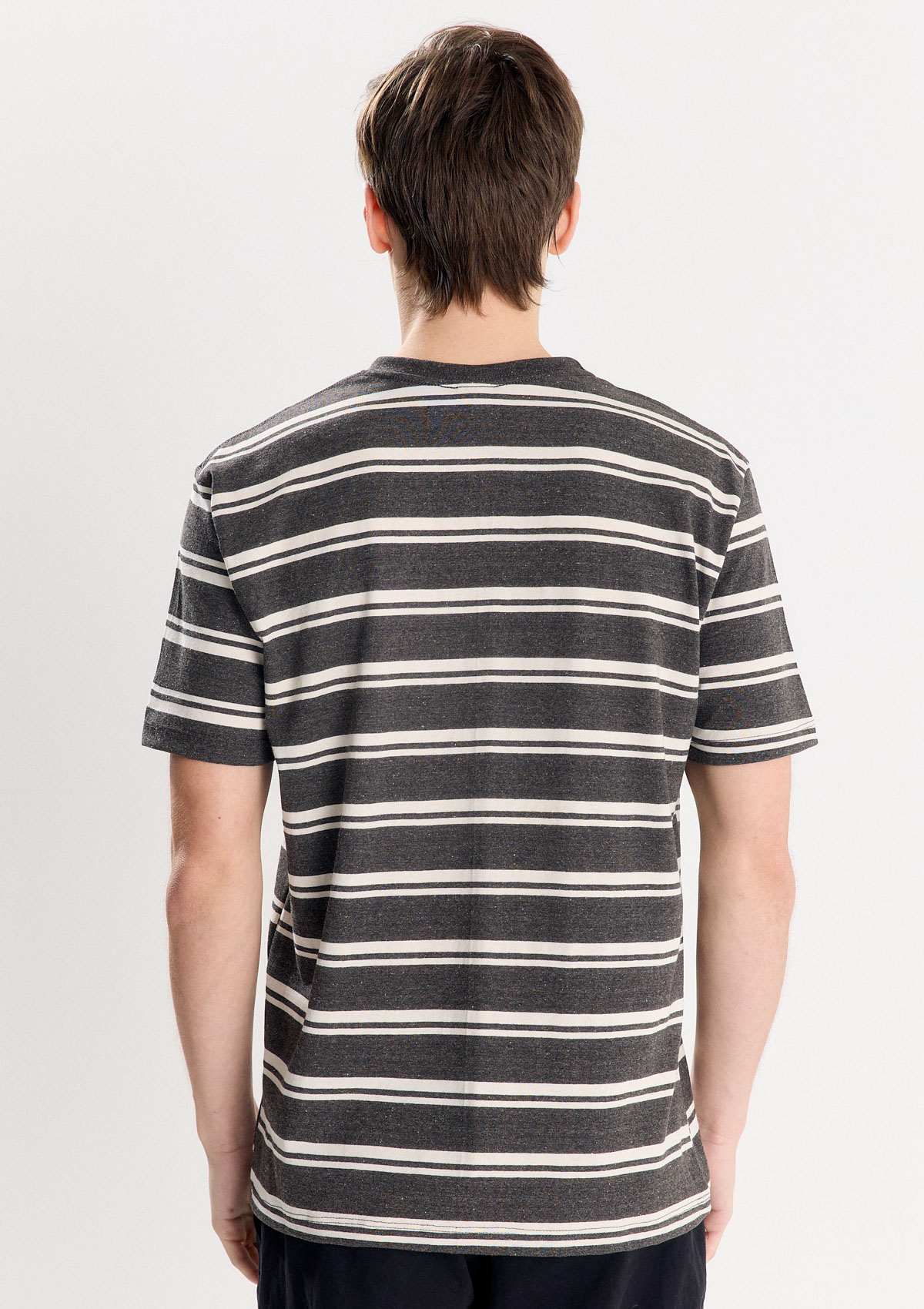 132695191-69999 - REMERA RAYADA BORDADO