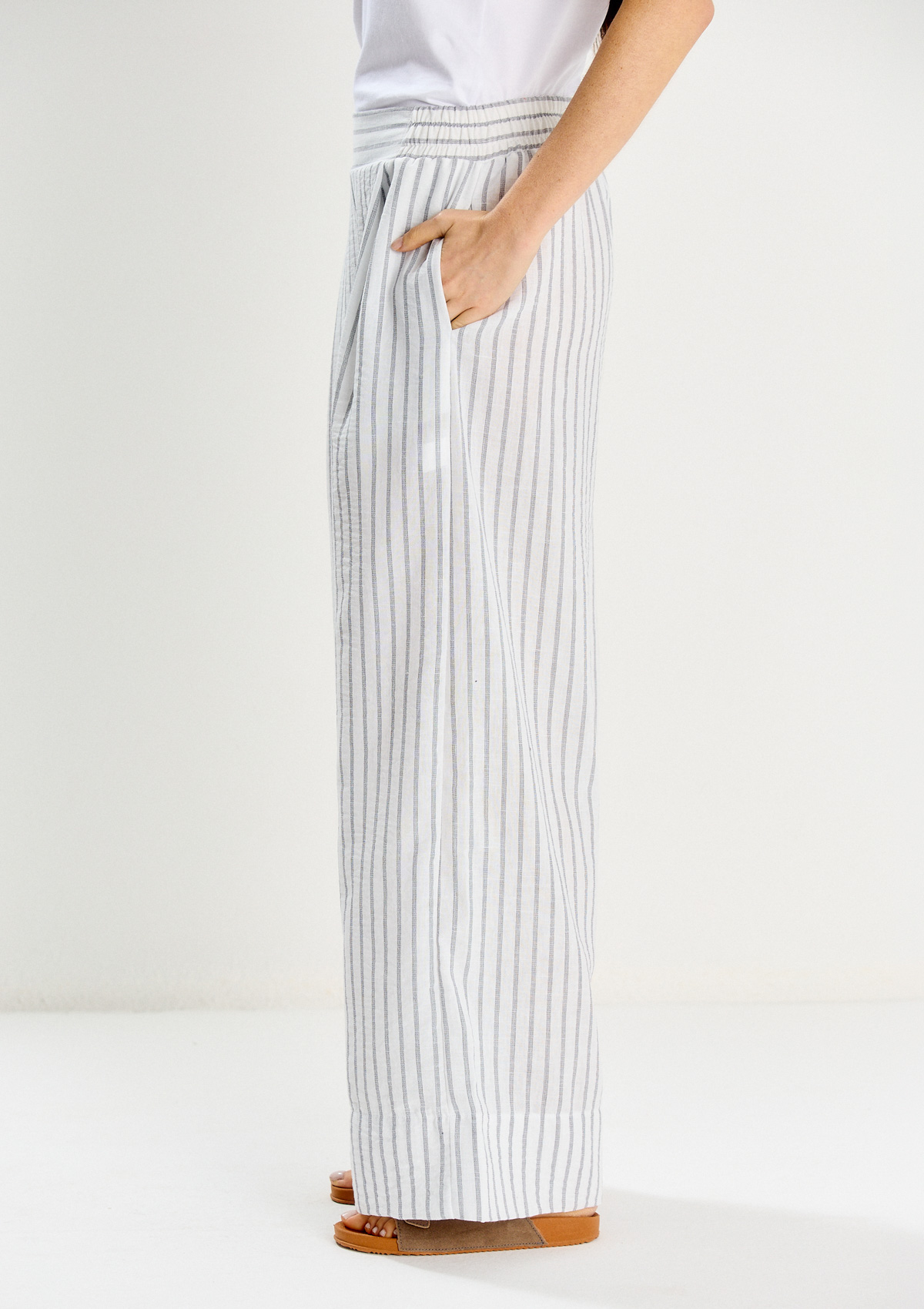 2127R0101-03999 - PANTALÓN RAYADO