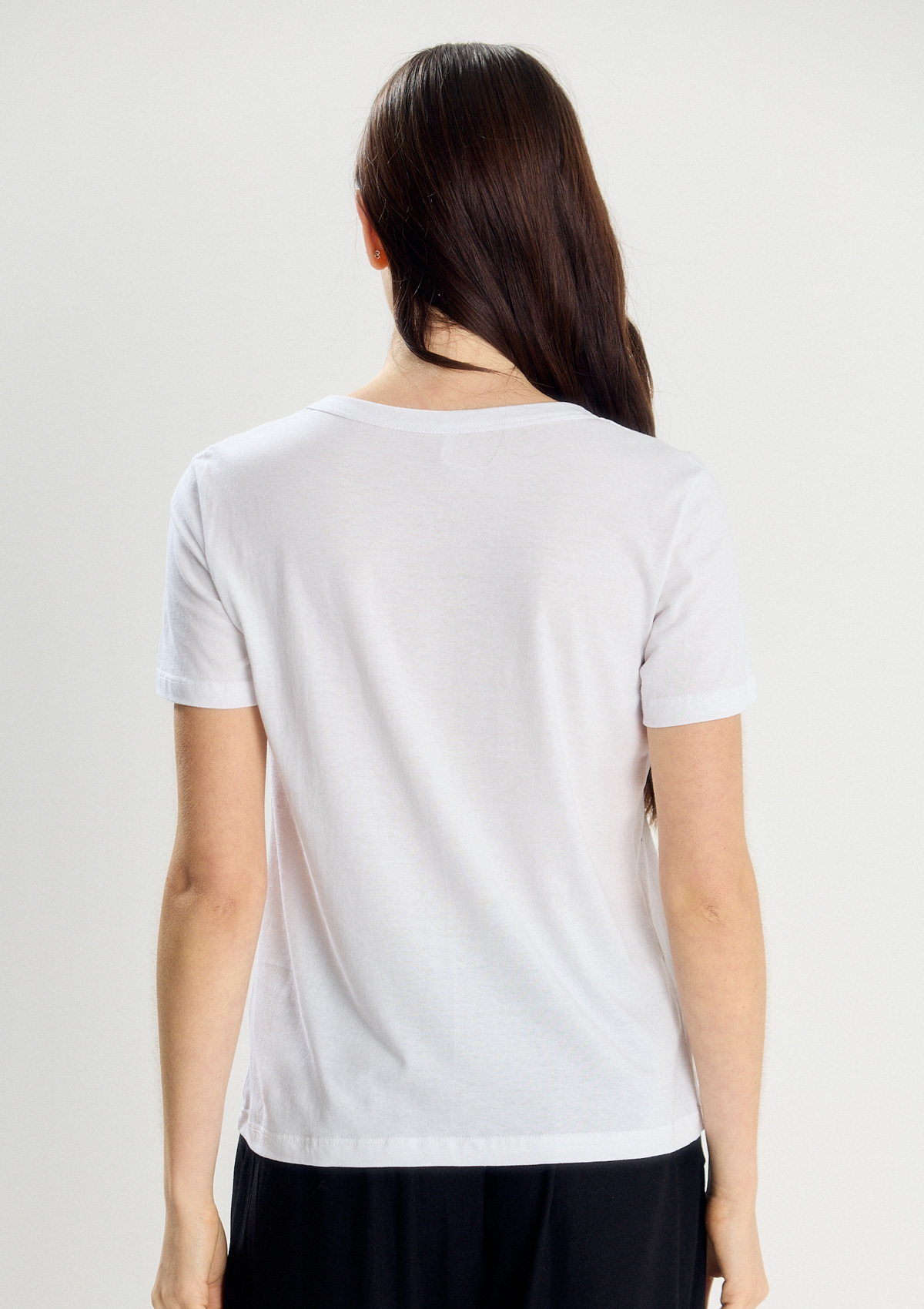 112697951-01999 - REMERA BORDADO