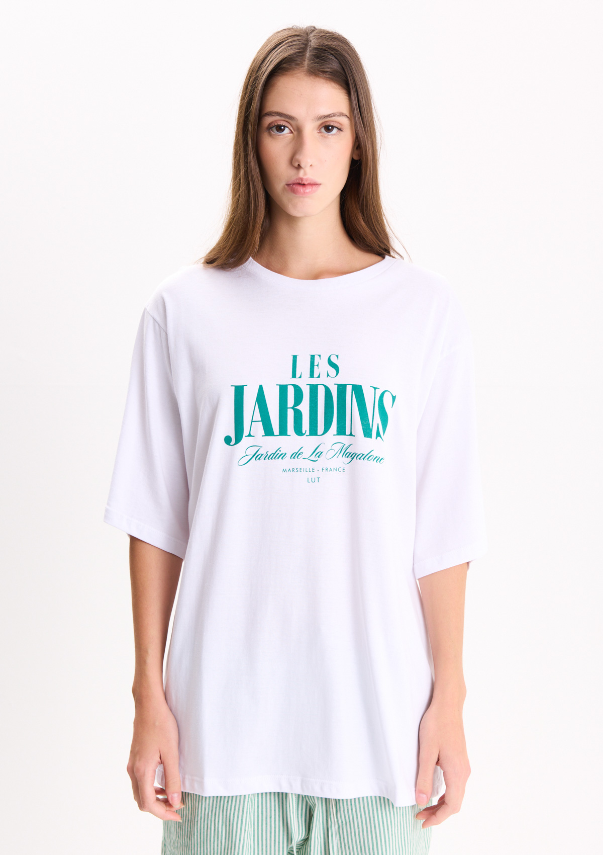 112694031-01100 - REMERA OVERSIZE ESTAMPADA