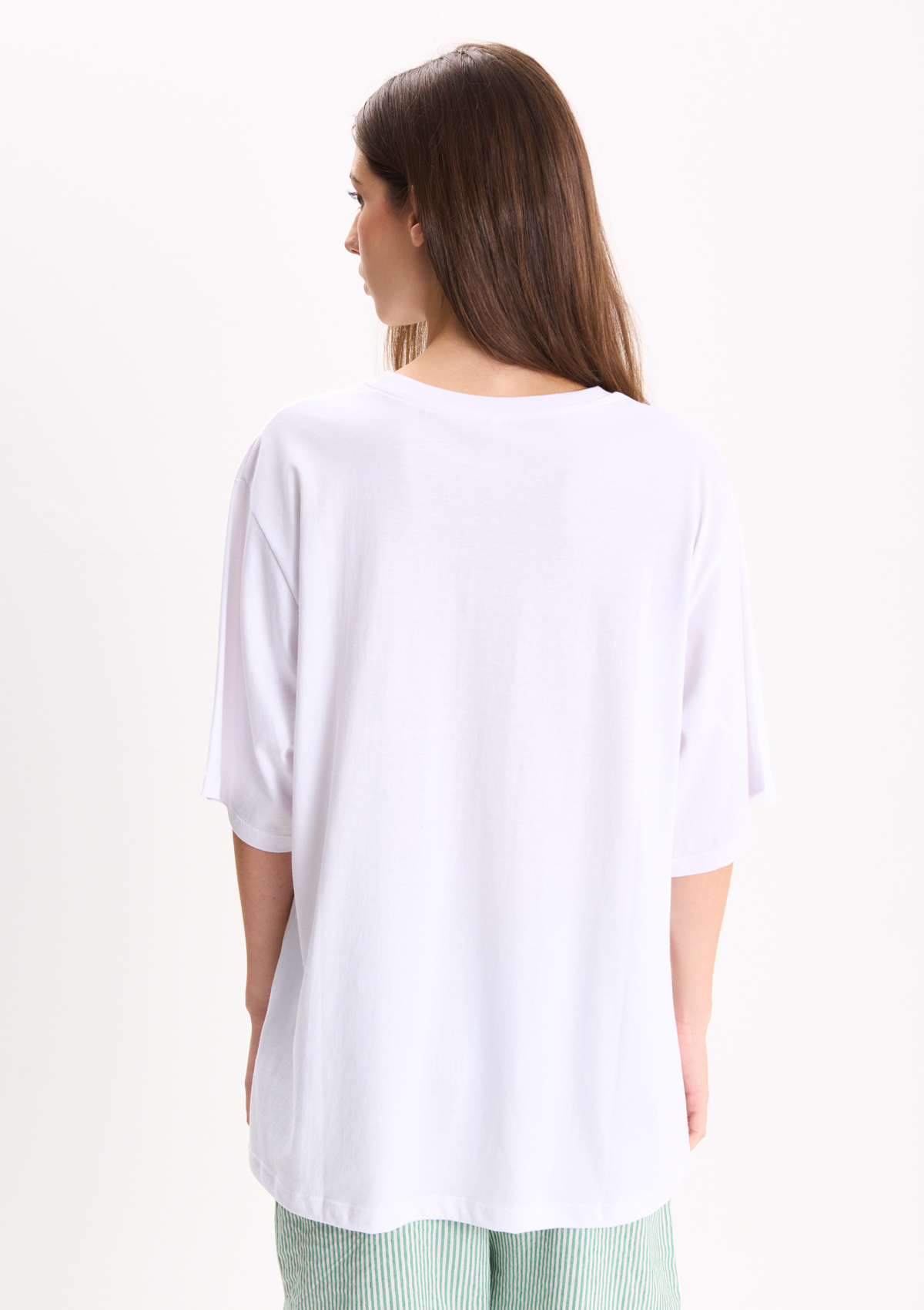 112694031-01100 - REMERA OVERSIZE ESTAMPADA