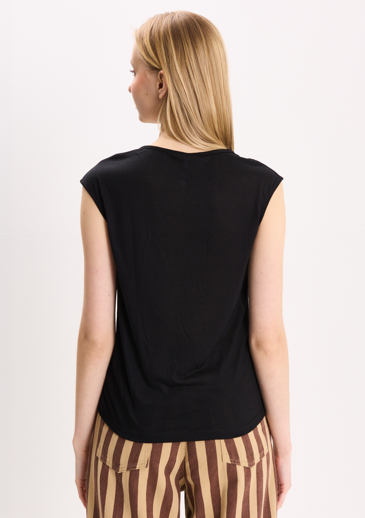 112697791-03999 - MUSCULOSA CON FRUNCE