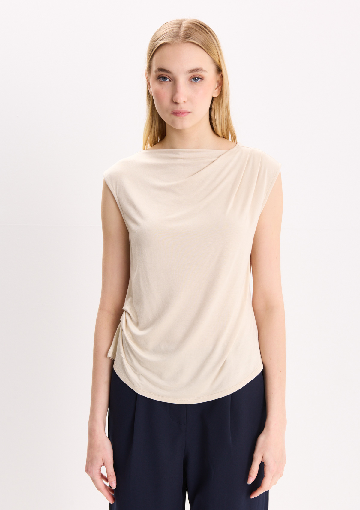 112799201-30999 - REMERA FRUNCES