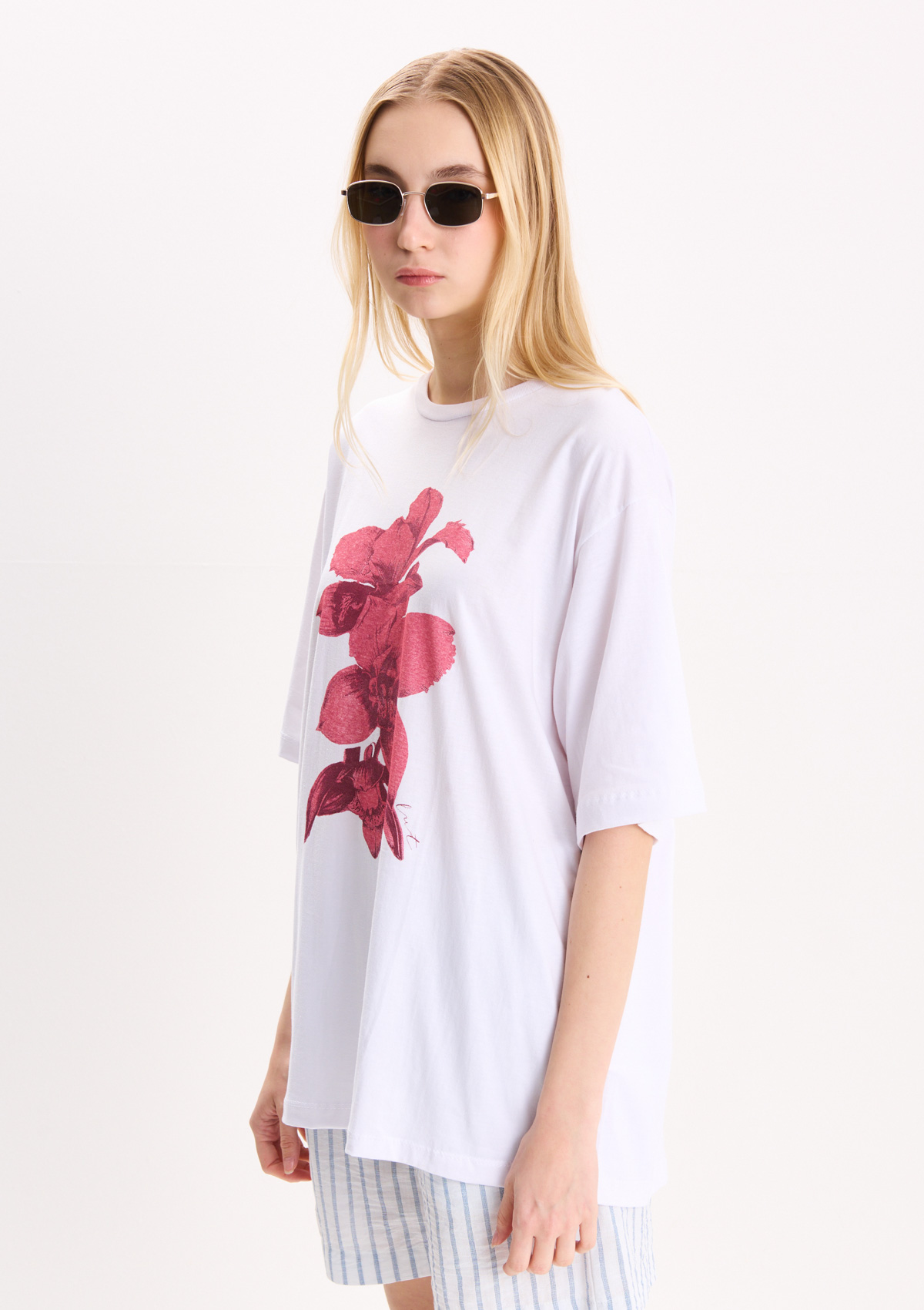 112694031-01102 - REMERA OVERSIZE ESTAMPADA
