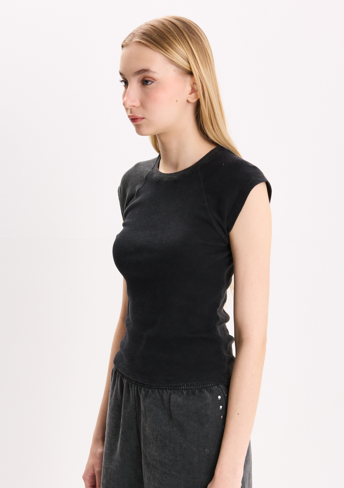 122651361-03999 - REMERA NEVADA