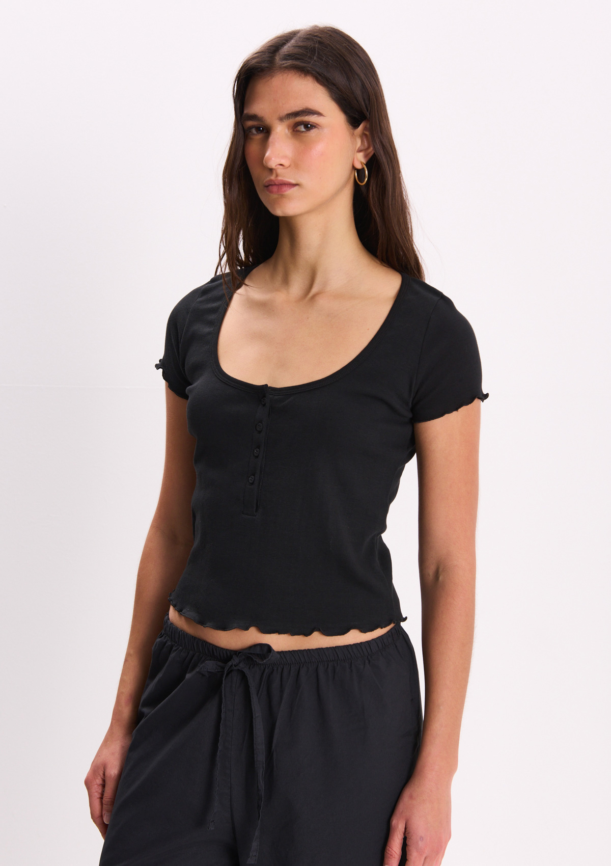122559201-03999 - REMERA CON BOTONES