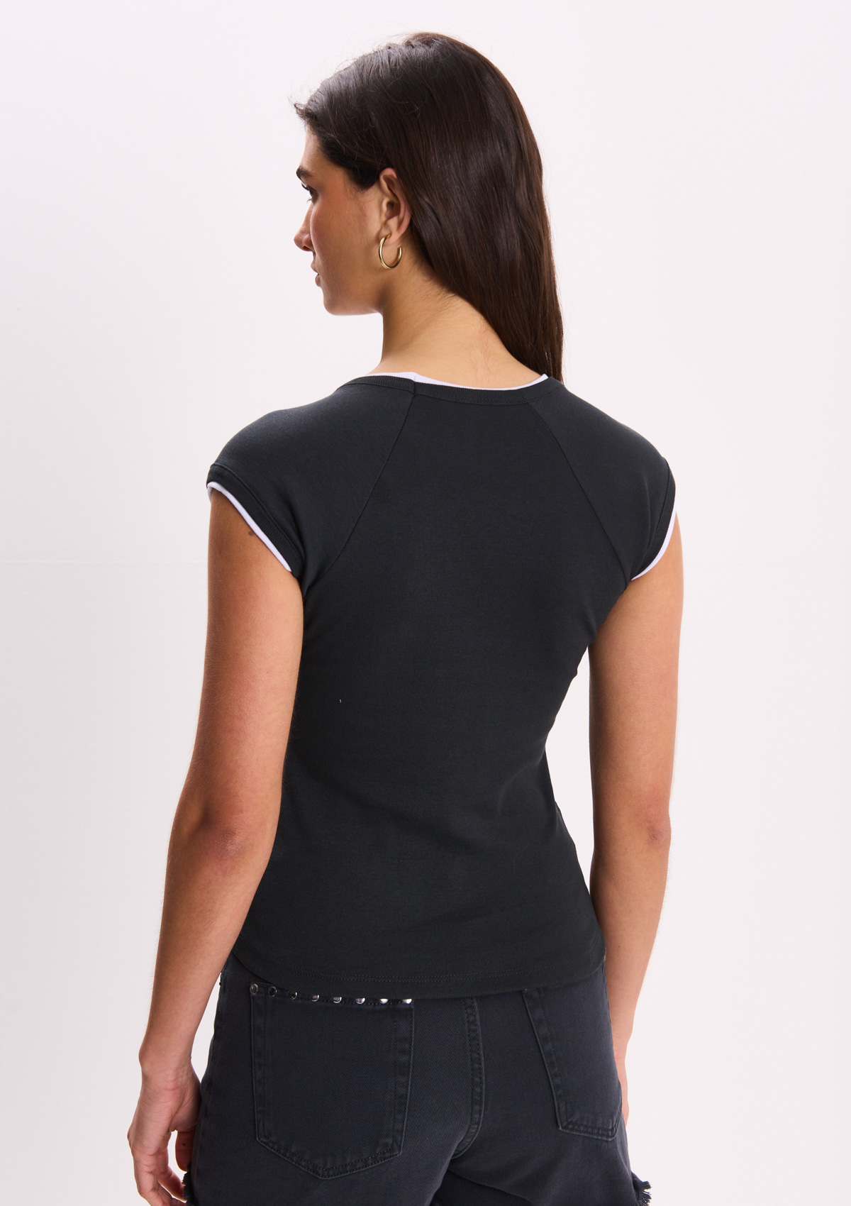 112799421-03999 - REMERA CON VIVOS