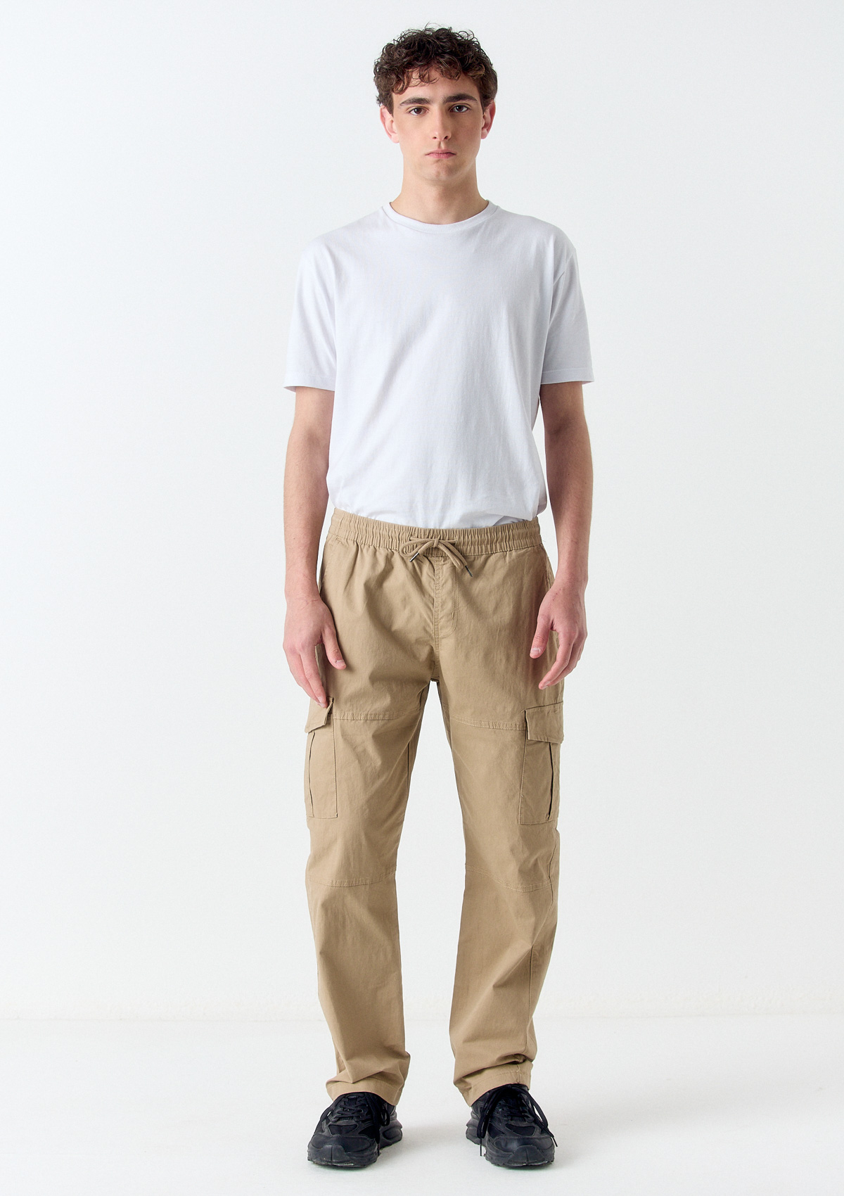 PANTALÓN JOGGER RECTO