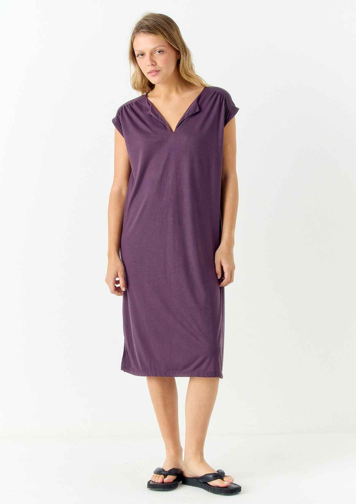 VESTIDO CON FRUNCES