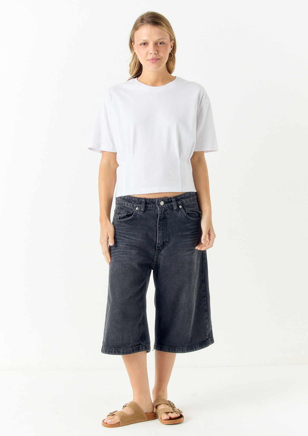 REMERA CON PINZAS