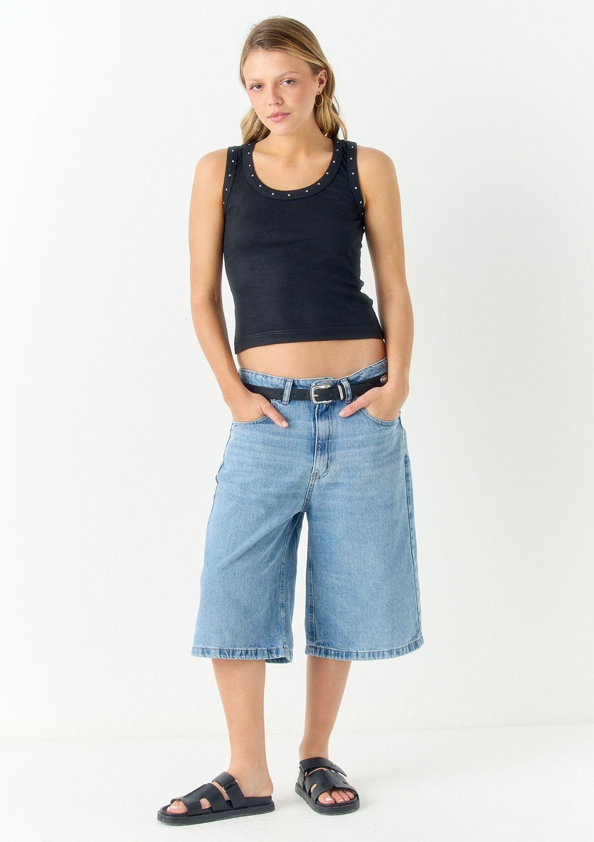 MUSCULOSA CON TACHAS