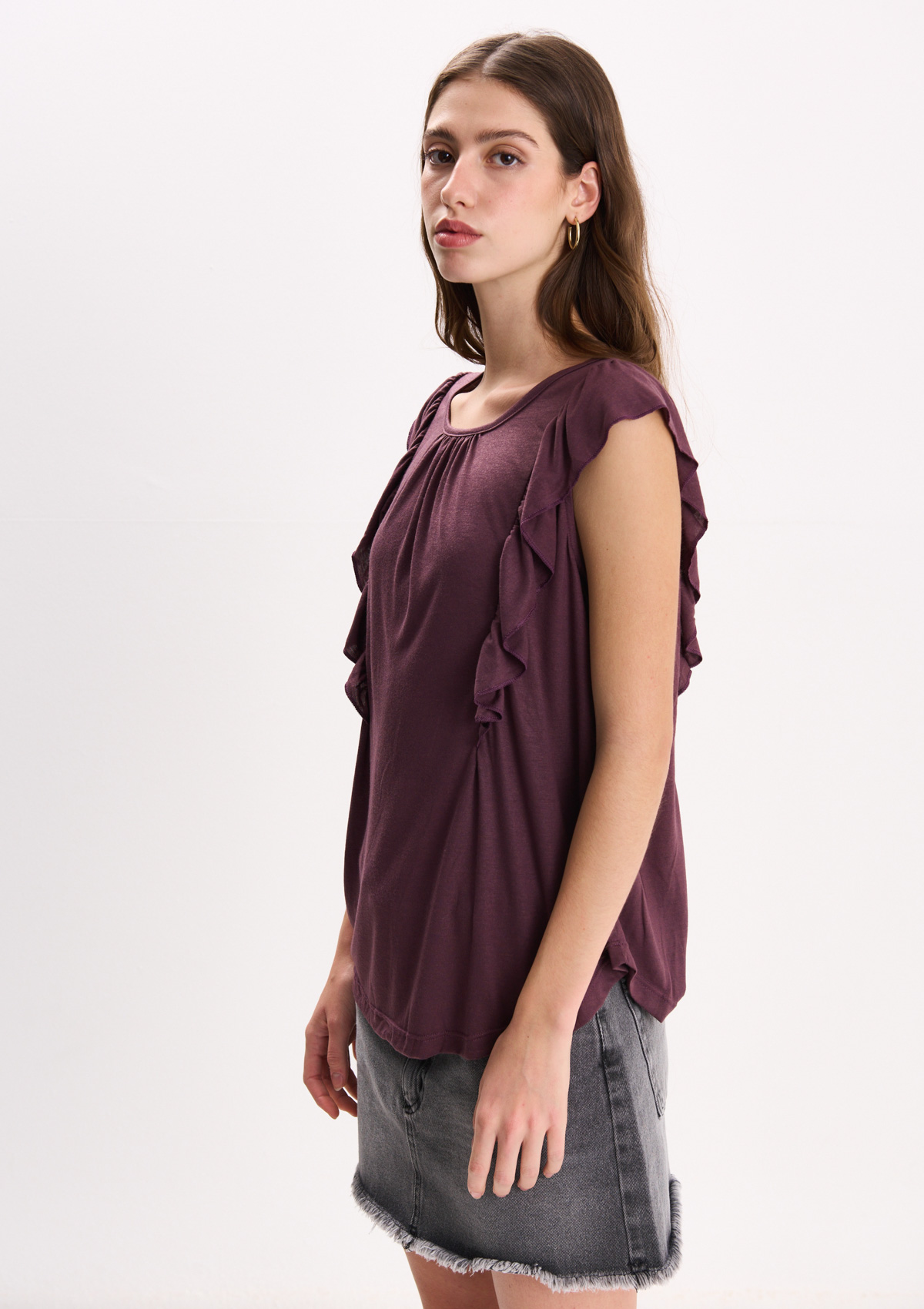 112697771-59999 - MUSCULOSA CON VOLADOS