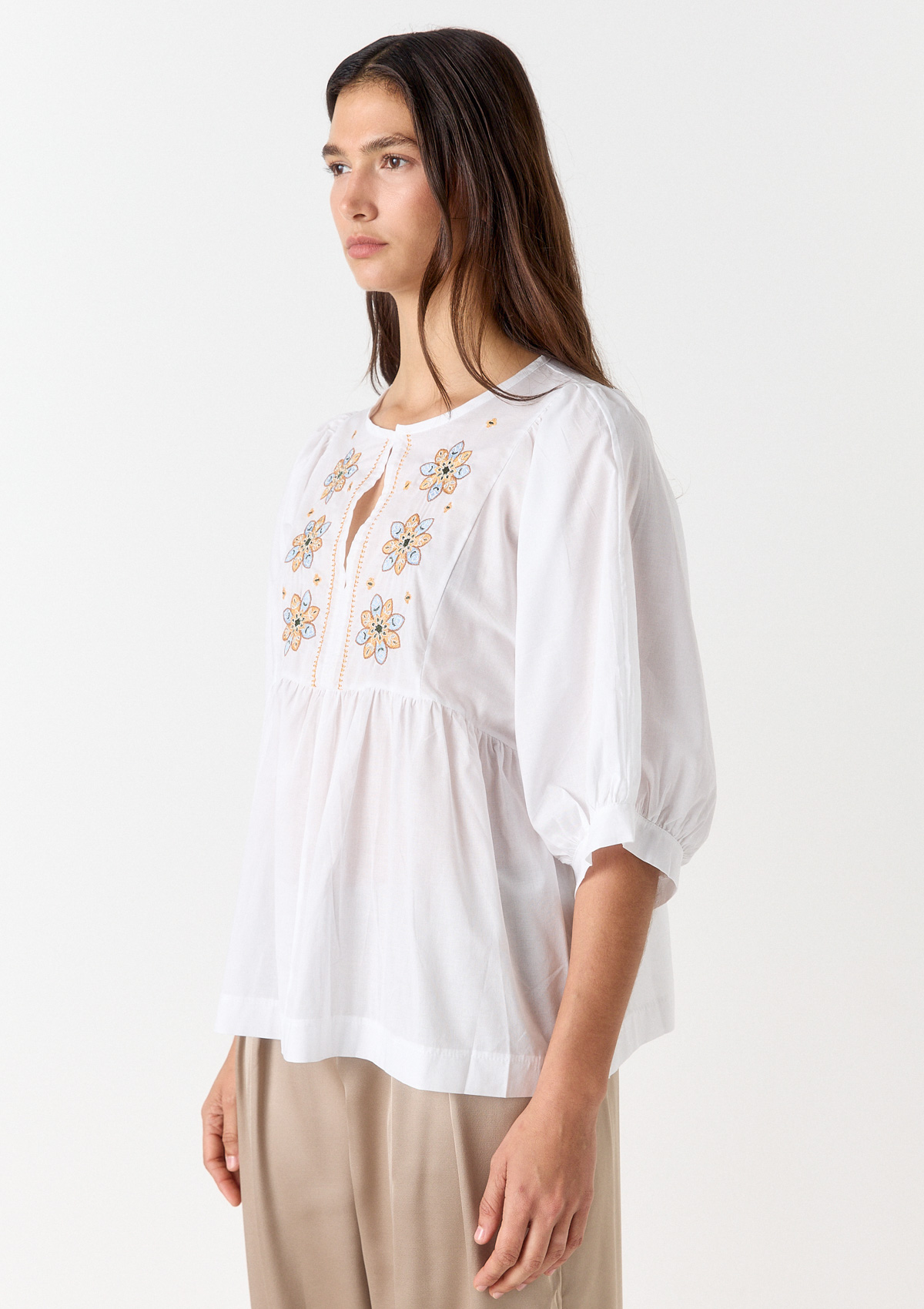 2127R0751-01999 - BLUSA BORDADO