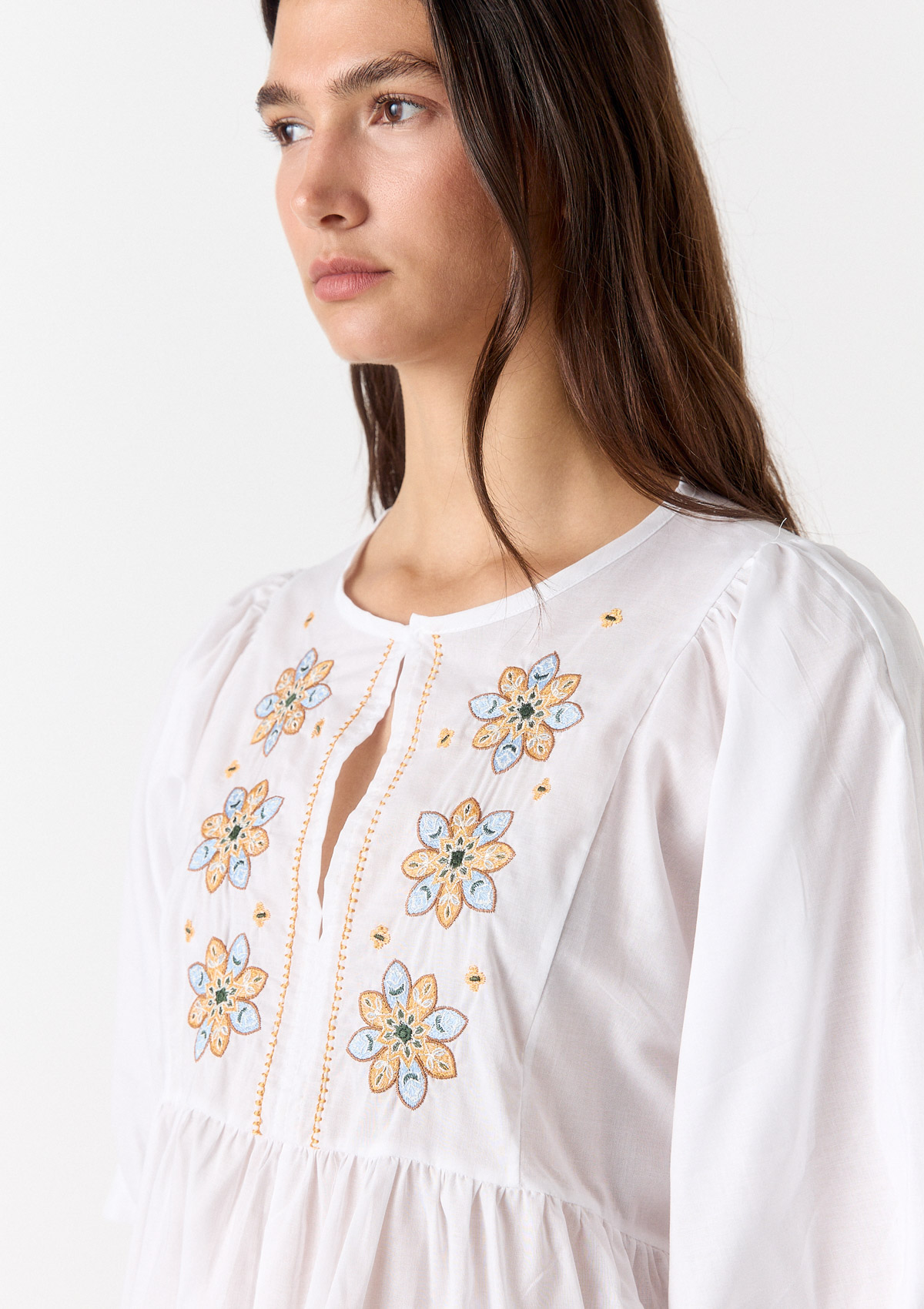 2127R0751-01999 - BLUSA BORDADO