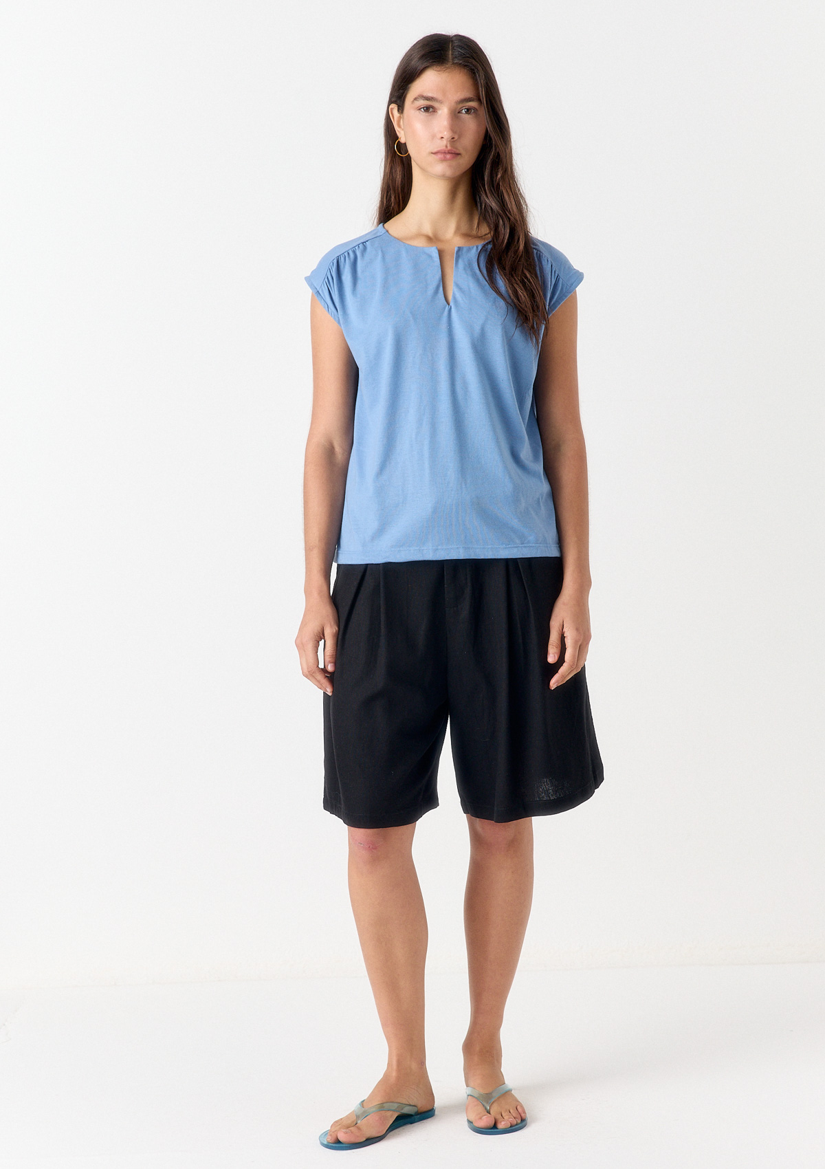 REMERA FRUNCES