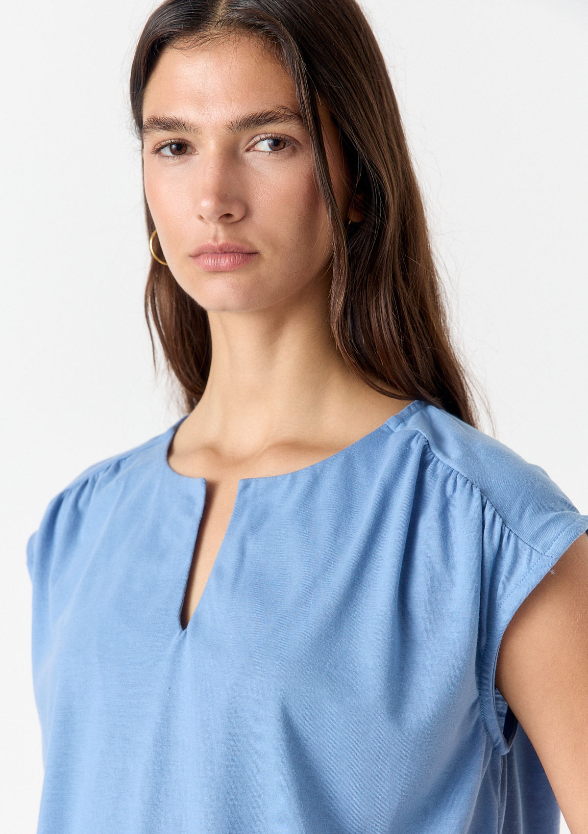 112690221-19999 - REMERA FRUNCES