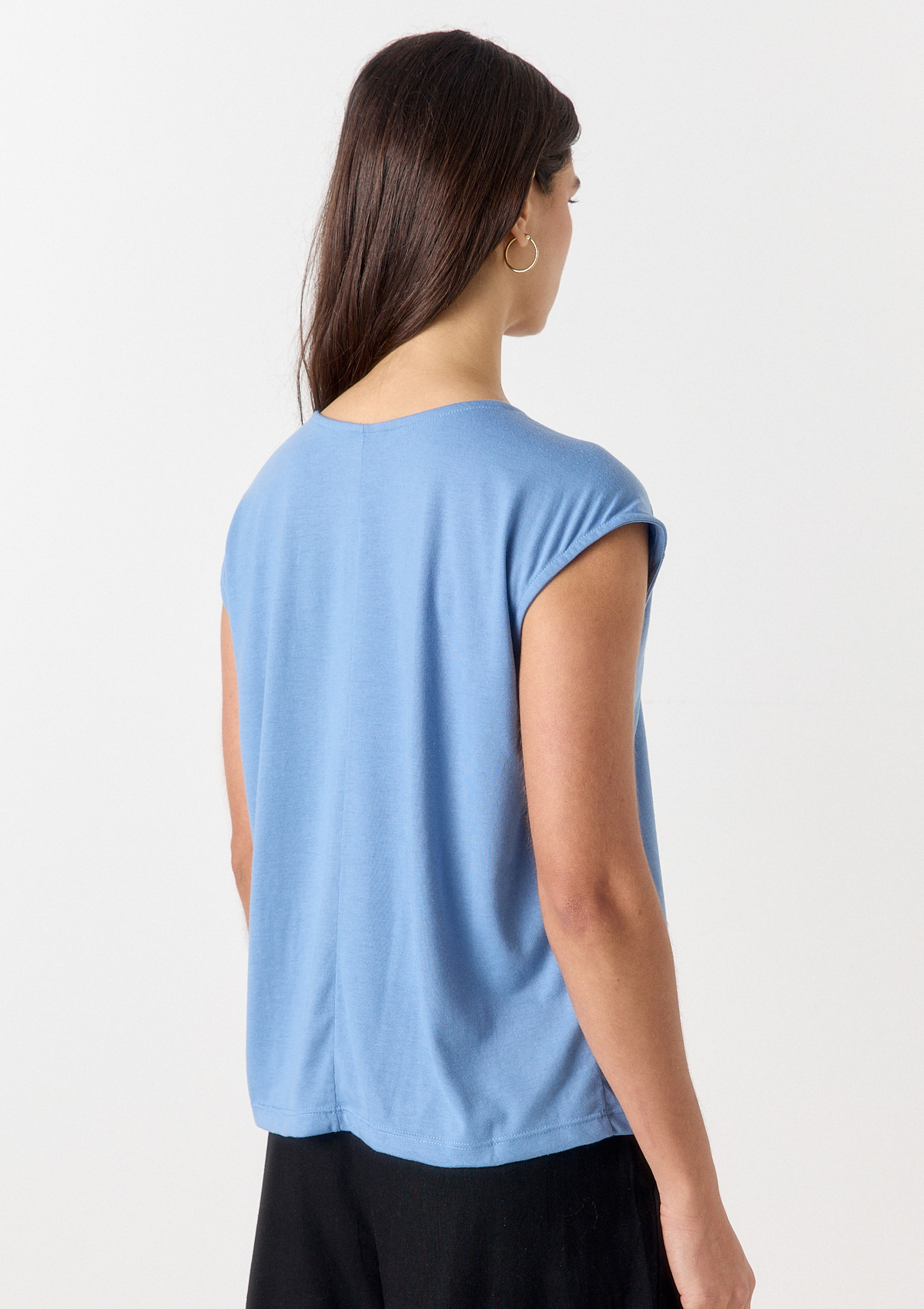 112690221-19999 - REMERA FRUNCES