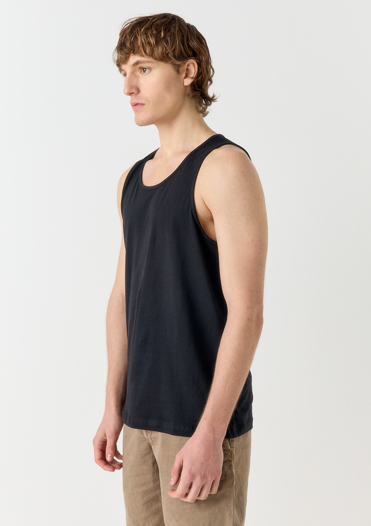 132595581-03999 - MUSCULOSA BÁSICA